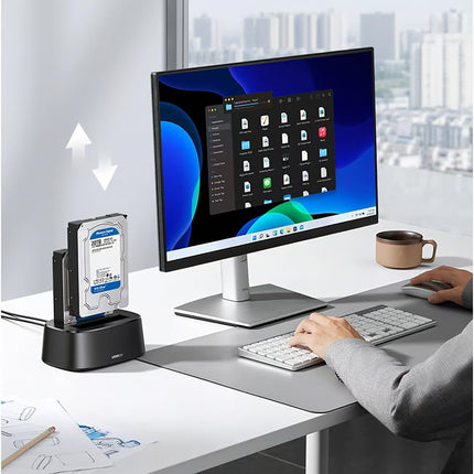 محطة إرساء يوجرين USB 3.0 إلى SATA ثنائية الفتحات للأقراص الصلبة ونسخ الأقراص | CM198 | 50857